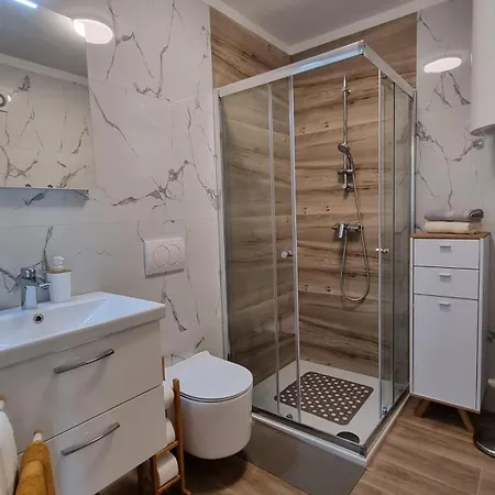 Marin, Near Medulin Лижнян